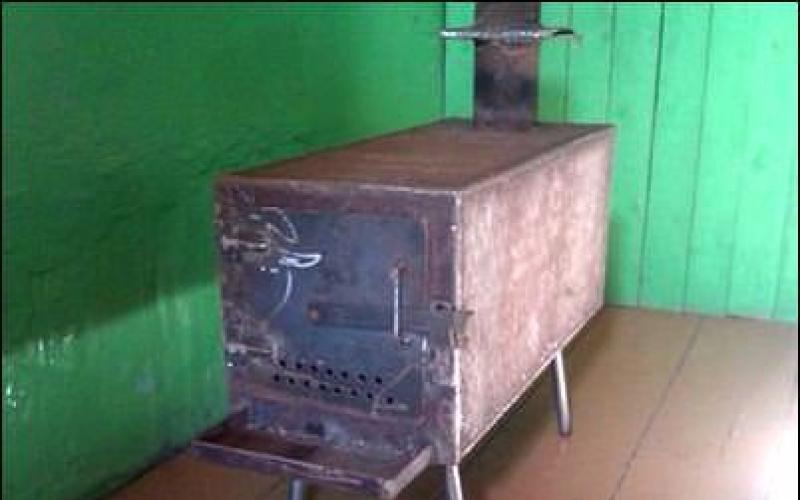 DIY potbelly stove powered by recycled oil